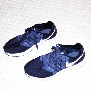 NIKE RUN SWIFT sz 8 WOMEN'S RUNNING Navy Pink White Sneakers Shoes